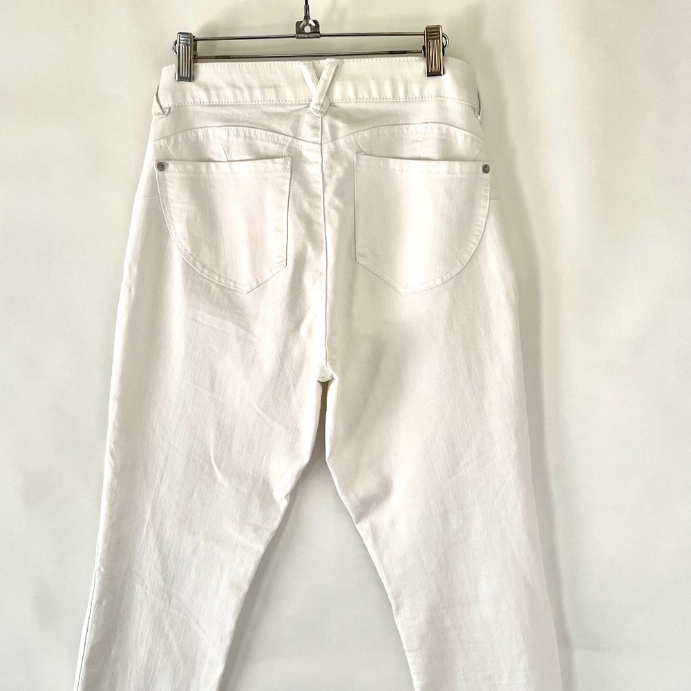 Democracy White Denim Slim High Waisted Jeans
